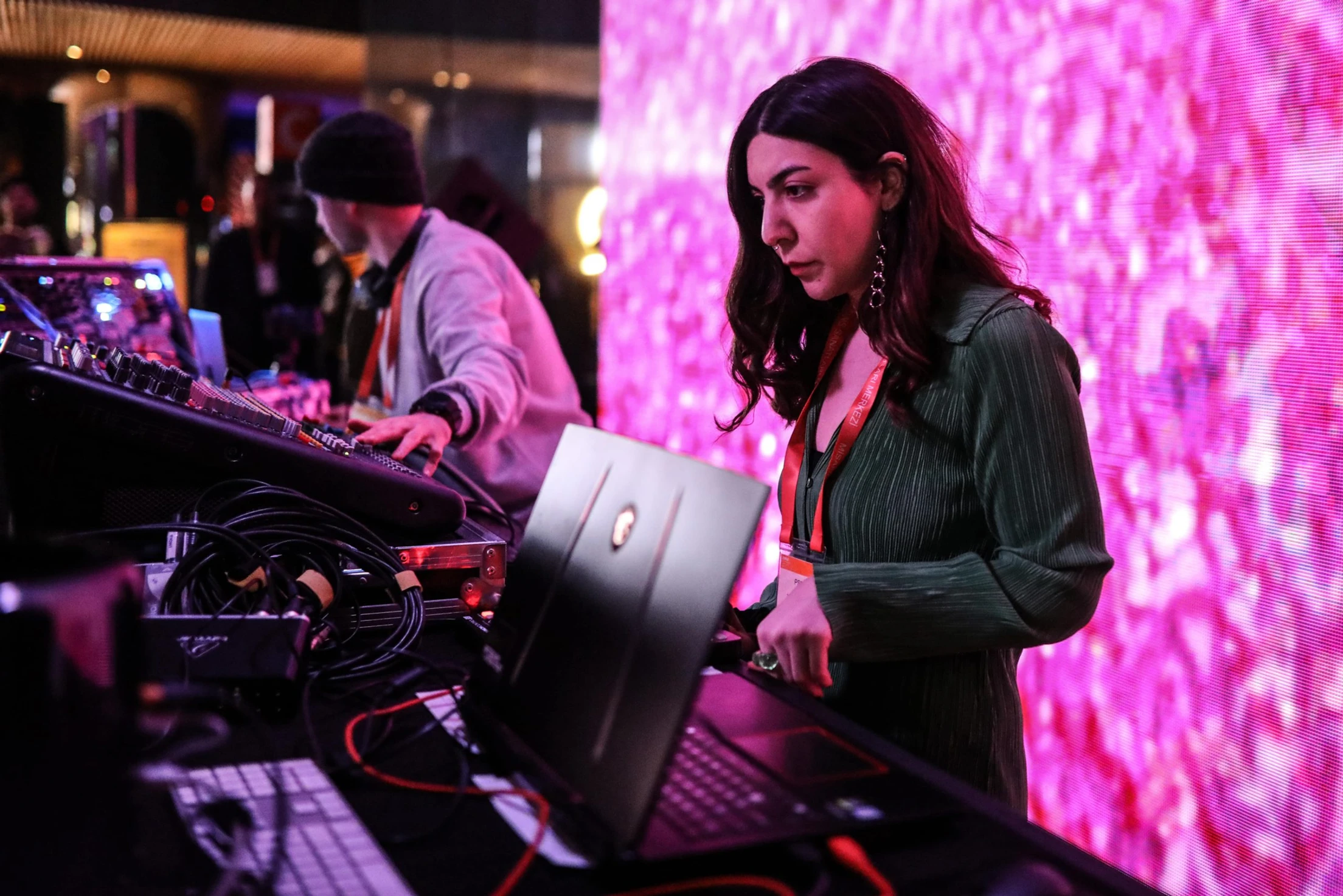 eb3e74_1f1e57fd606945878b9eca3357bb8bd6~mv2