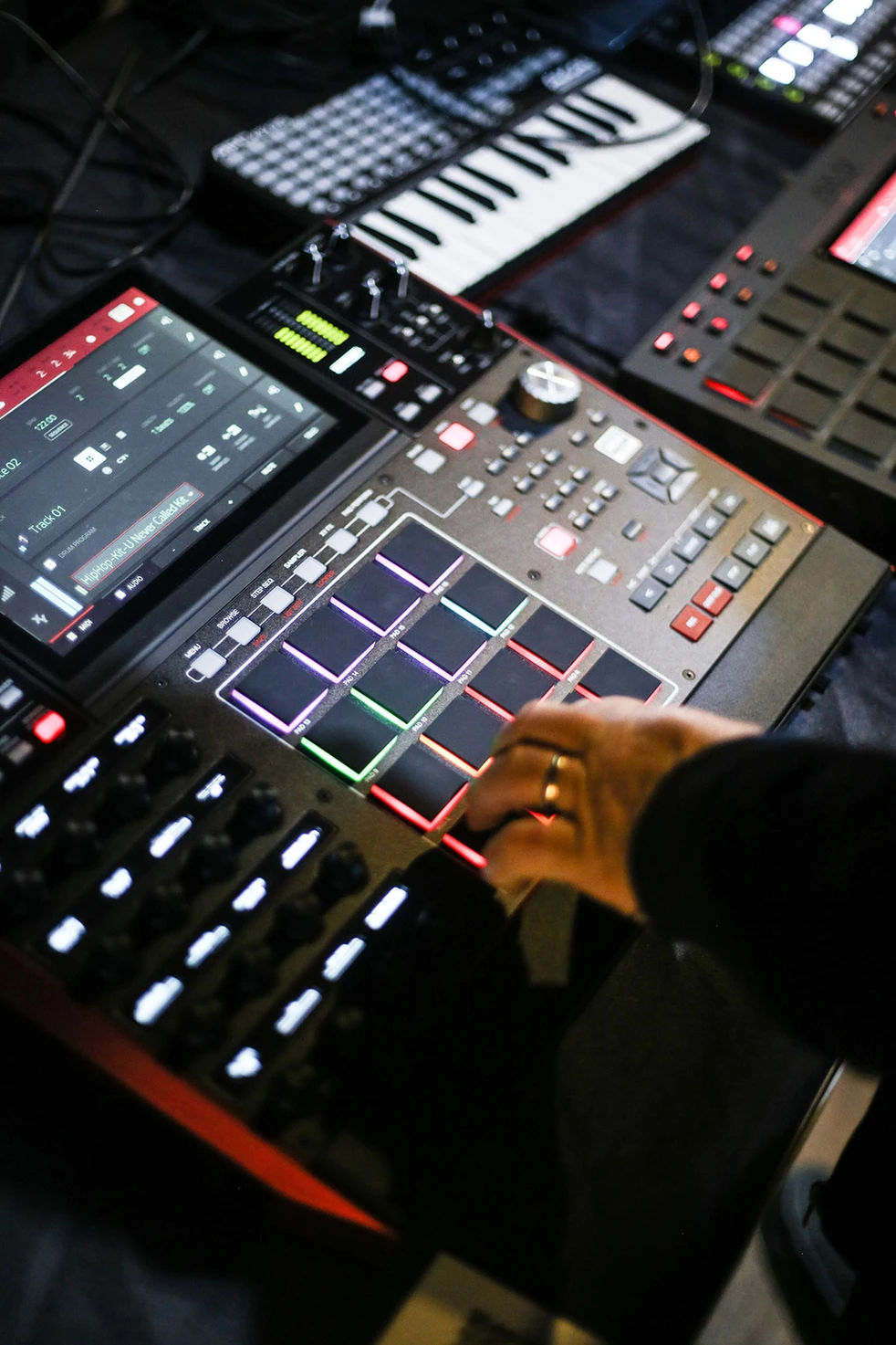 eb3e74_275ea678019d4adbbe6cceabdb6f2086~mv2 (1)