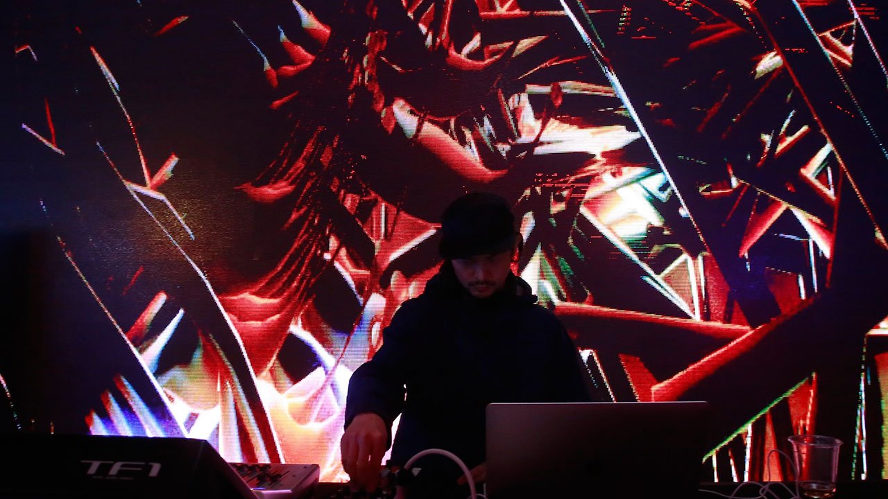 eb3e74_403405441e6a477e97f7cd974fc4e693~mv2