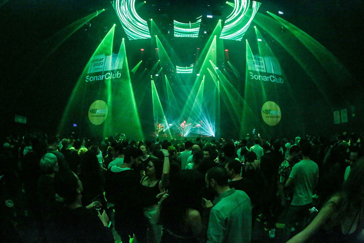 eb3e74_9acf0fa08c6446d58c54d51ea72ed5a2~mv2