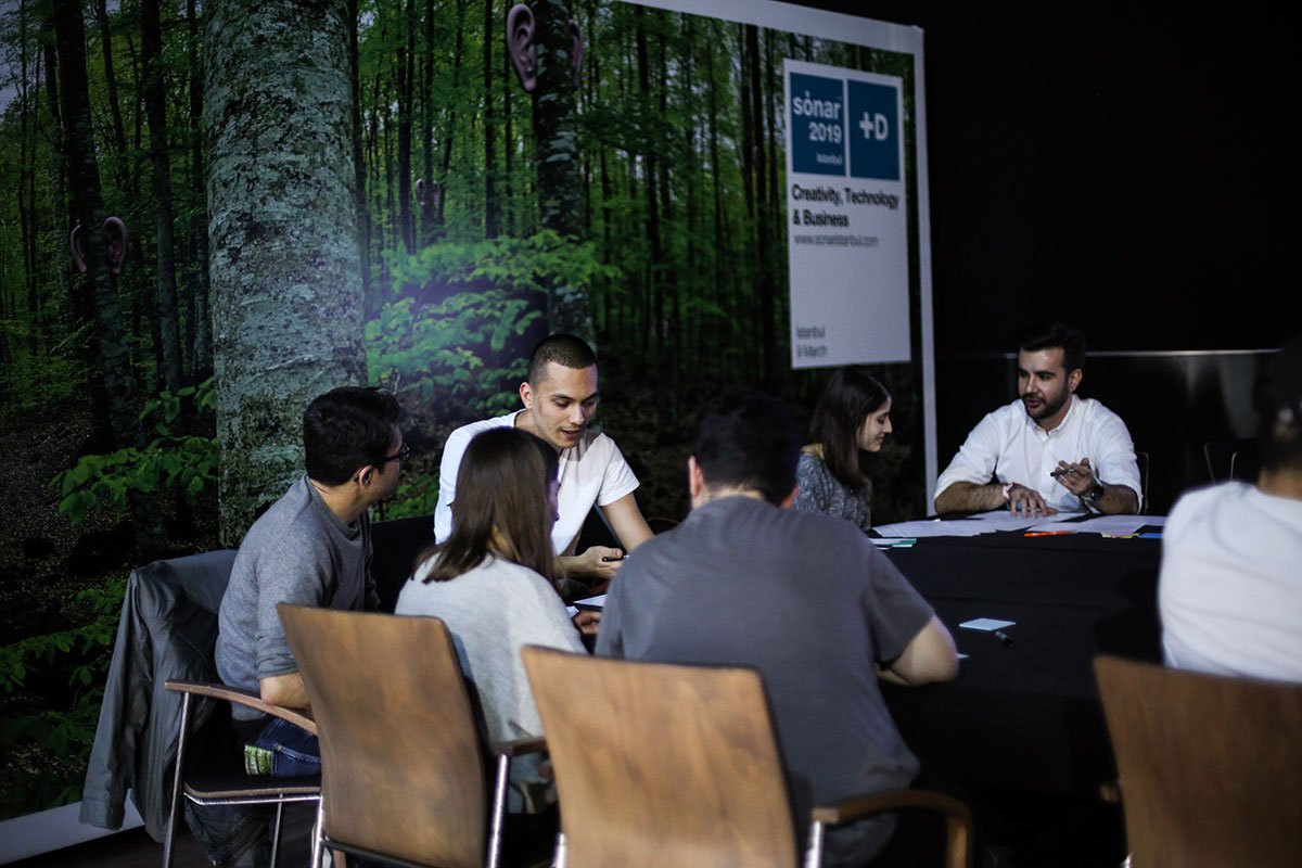 eb3e74_b8f6c579b5024c109217fe433c911a01~mv2 (1)