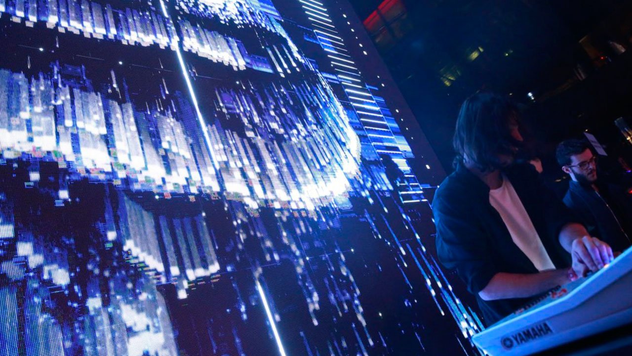 eb3e74_ccac30847cf847cd9d5f5a86e0e8e713~mv2