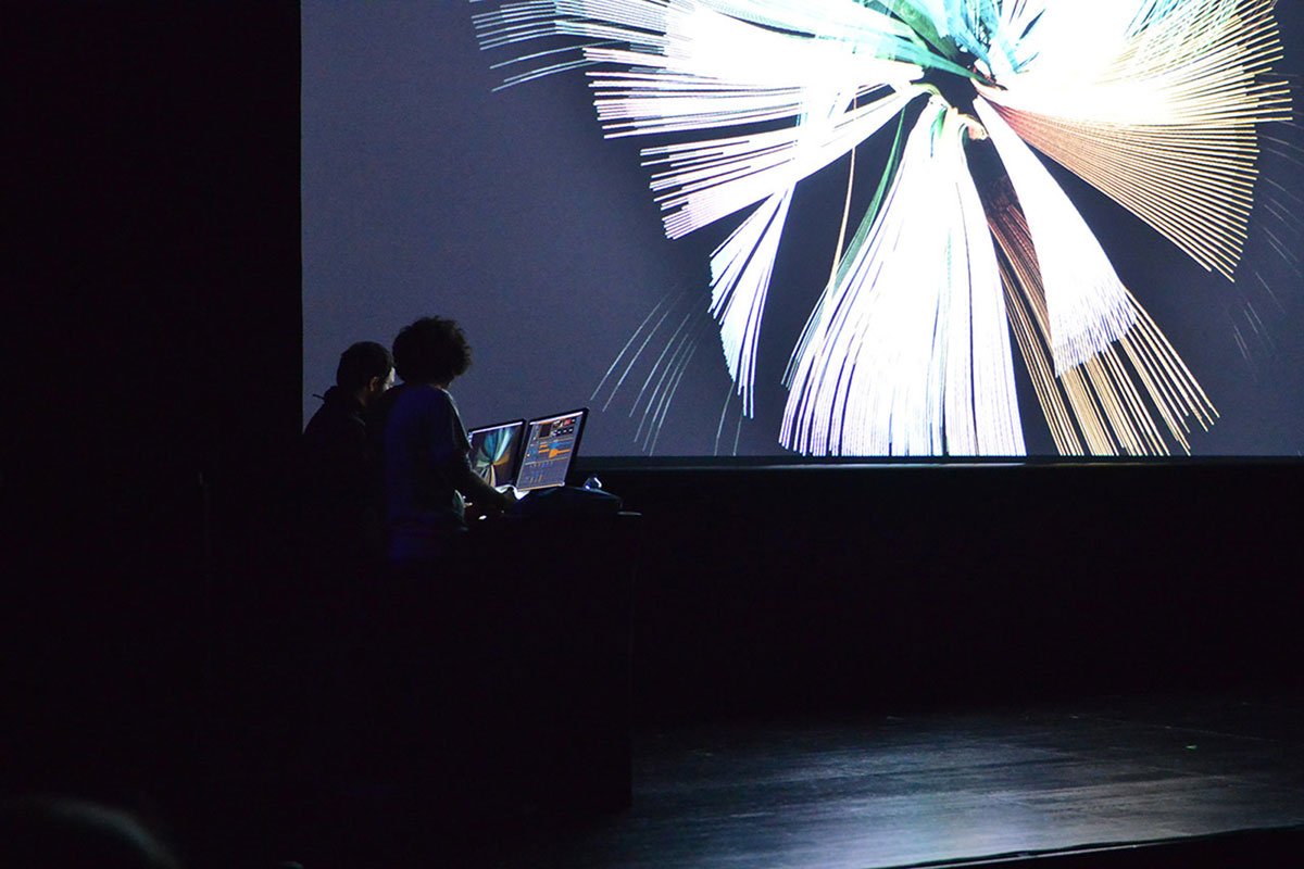 eb3e74_e45702819fc547299d565607aae0d5d4~mv2 (1)