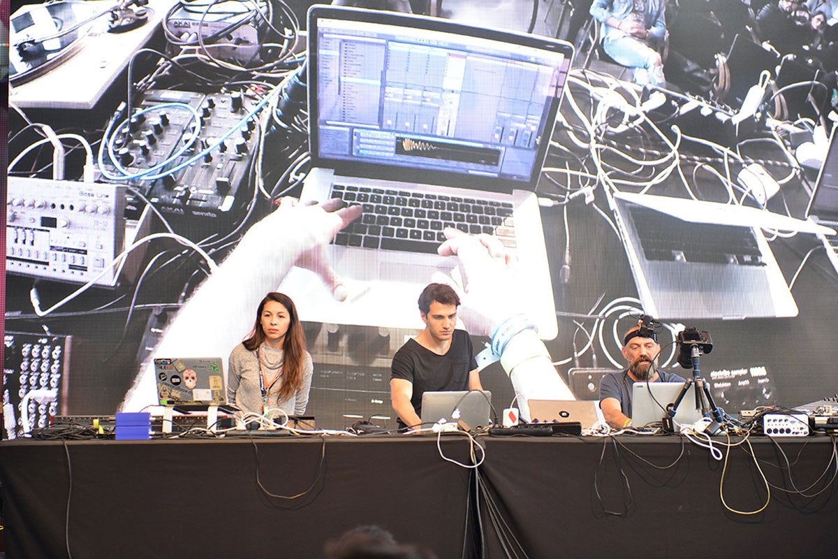 eb3e74_ef5245aaa81143638fce32116bb94893~mv2 (1)